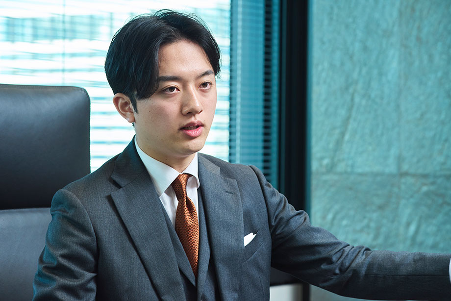 藤井大也のインタビュー風景