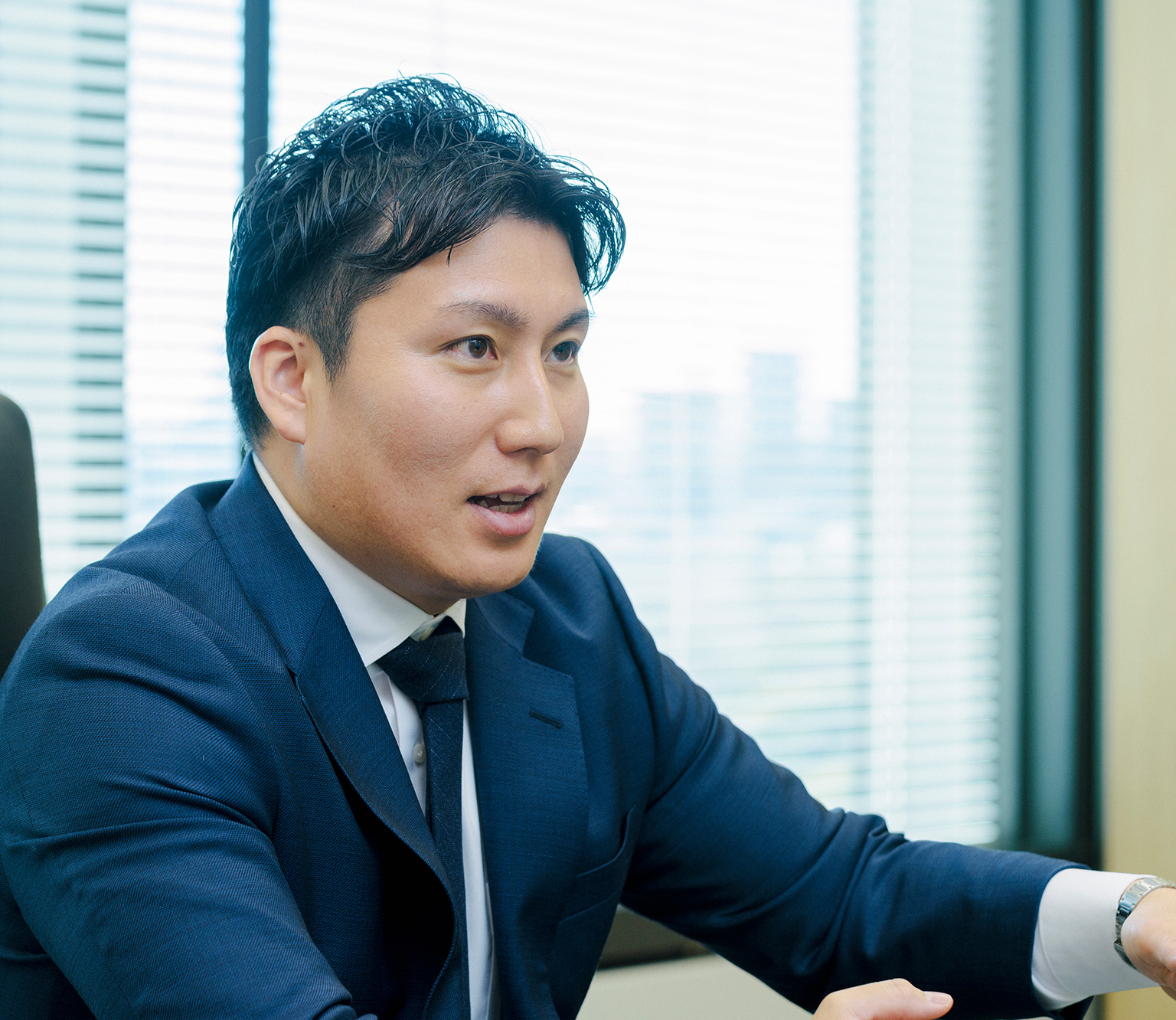 山野建　のインタビュー風景