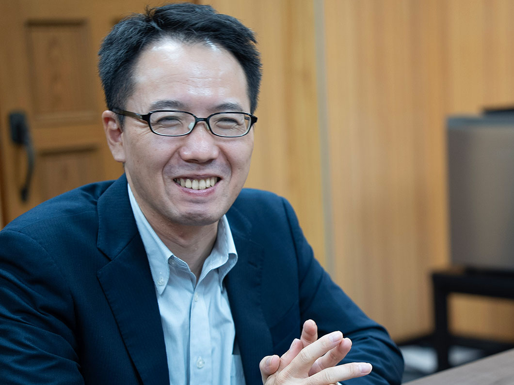 妙中鉱業株式会社 経営企画室 課長 比佐 京太郎 氏