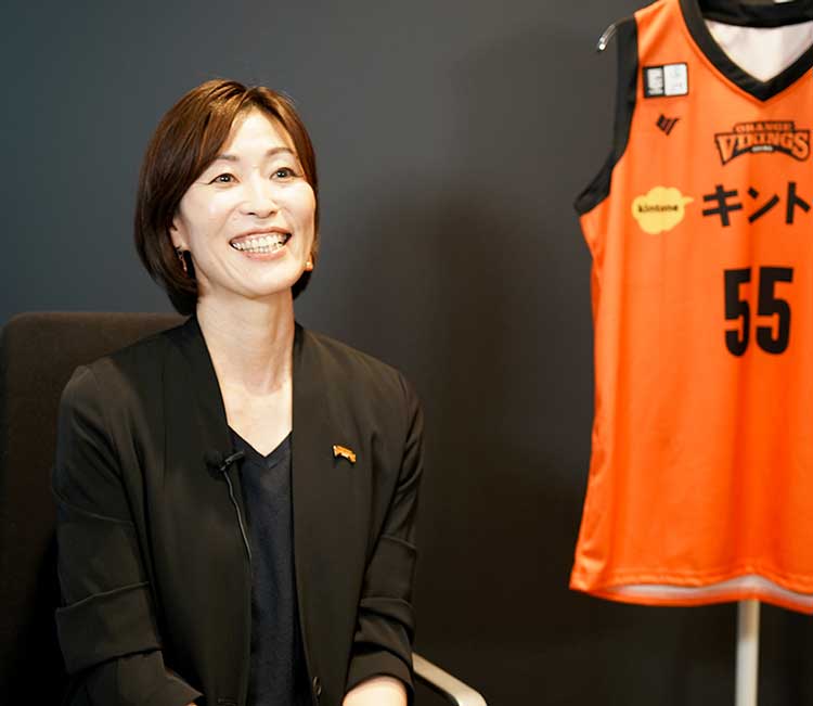 インタビューイメージ サイボウズ株式会社 執行役員 人事本部長 兼 チームワークあふれるまちづくり室長 中根 弓佳氏