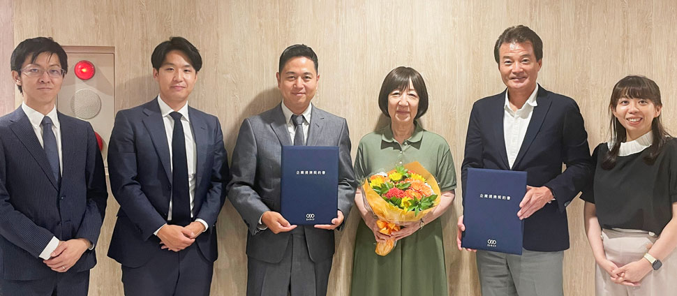 税理士法人丹羽会計 石黒明子 氏、丹羽正裕 氏、株式会社kotoshino 代表取締役 服部 雄太 氏、医療法人社団京愛会 院長 田中 京子 氏、ストライクの高橋、田島